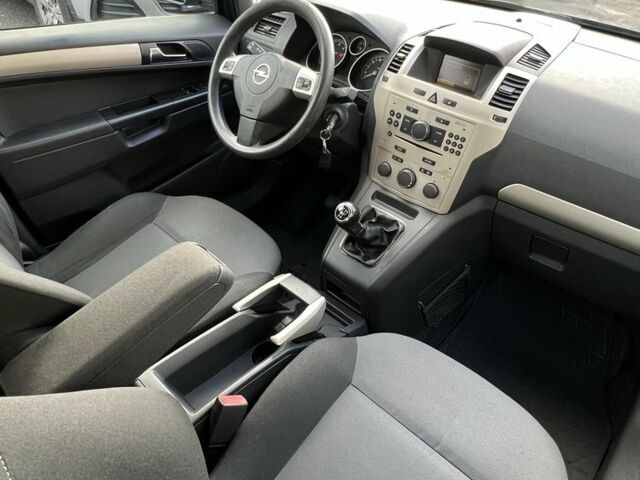 Синий Опель Зафира, объемом двигателя 1.8 л и пробегом 170 тыс. км за 6300 $, фото 13 на Automoto.ua