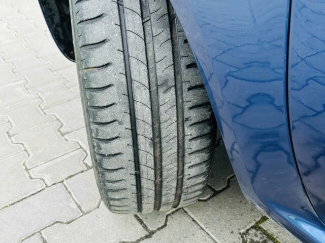 Синий Опель Зафира, объемом двигателя 1.9 л и пробегом 230 тыс. км за 7500 $, фото 2 на Automoto.ua