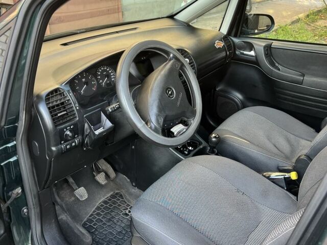 Зеленый Опель Зафира, объемом двигателя 1.8 л и пробегом 270 тыс. км за 3200 $, фото 7 на Automoto.ua