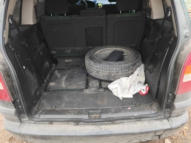 Зелений Опель Зафіра, об'ємом двигуна 1.8 л та пробігом 328 тис. км за 2200 $, фото 2 на Automoto.ua