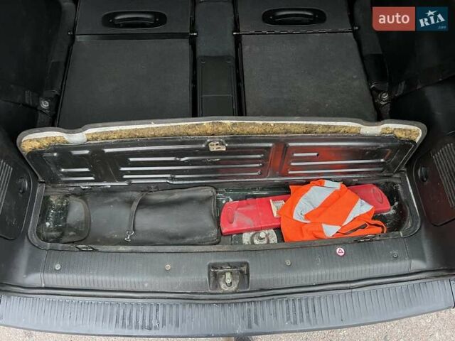 Зеленый Опель Зафира, объемом двигателя 2 л и пробегом 397 тыс. км за 3300 $, фото 11 на Automoto.ua