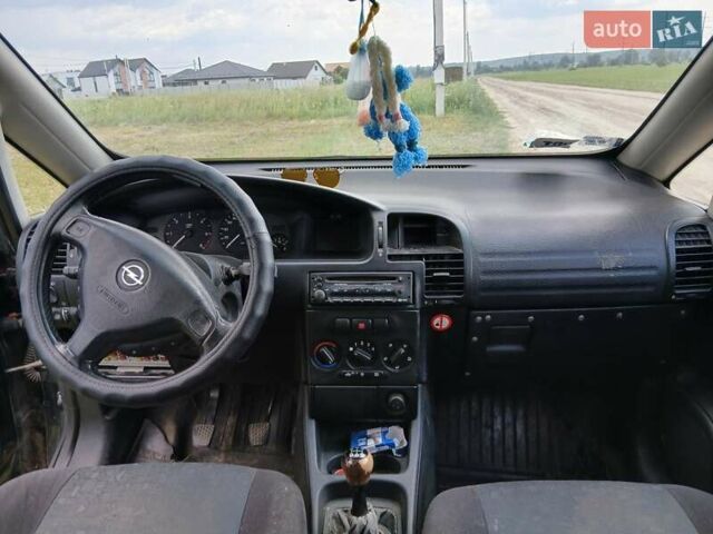 Зеленый Опель Зафира, объемом двигателя 2 л и пробегом 305 тыс. км за 3500 $, фото 4 на Automoto.ua