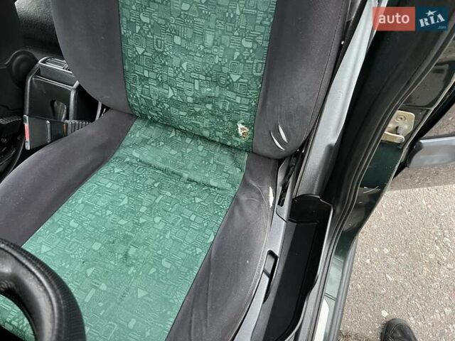 Зеленый Опель Зафира, объемом двигателя 2 л и пробегом 397 тыс. км за 3300 $, фото 4 на Automoto.ua