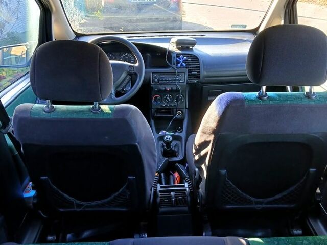 Зеленый Опель Зафира, объемом двигателя 1.6 л и пробегом 200 тыс. км за 3000 $, фото 3 на Automoto.ua