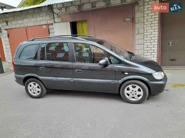 Зеленый Опель Зафира, объемом двигателя 2 л и пробегом 270 тыс. км за 4000 $, фото 1 на Automoto.ua