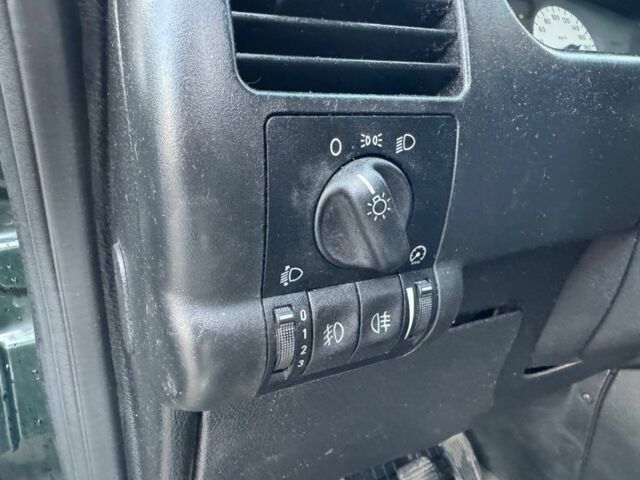 Зеленый Опель Зафира, объемом двигателя 2 л и пробегом 345 тыс. км за 3500 $, фото 13 на Automoto.ua