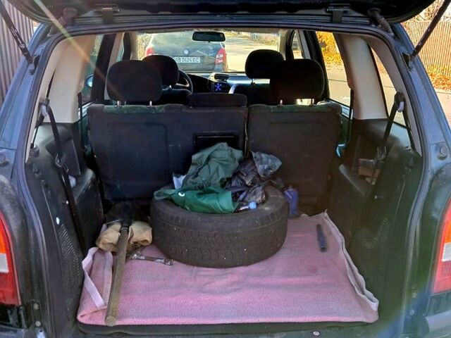 Зеленый Опель Зафира, объемом двигателя 1.6 л и пробегом 200 тыс. км за 3000 $, фото 9 на Automoto.ua