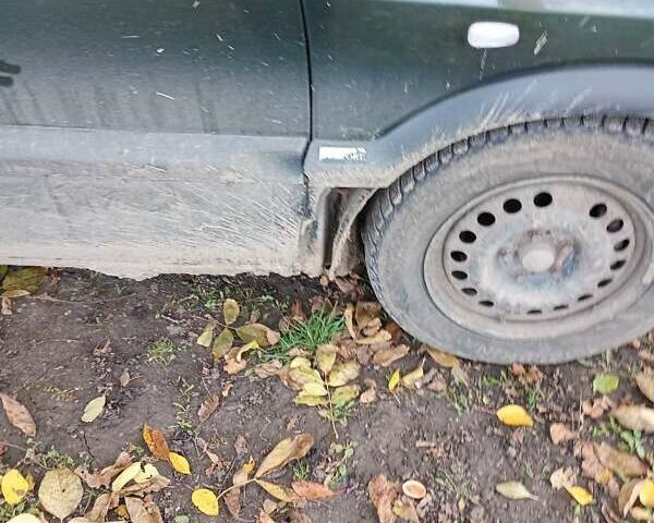 Зеленый Опель Зафира, объемом двигателя 2 л и пробегом 352 тыс. км за 1400 $, фото 4 на Automoto.ua