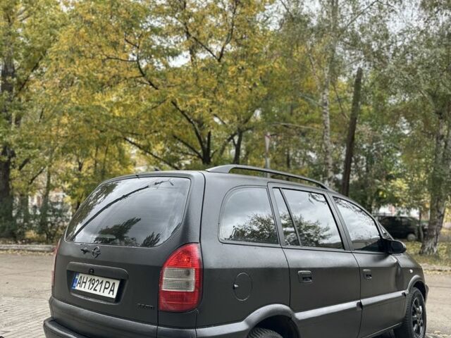 Зеленый Опель Зафира, объемом двигателя 2.2 л и пробегом 220 тыс. км за 2650 $, фото 5 на Automoto.ua