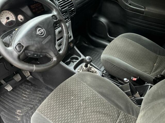 Зеленый Опель Зафира, объемом двигателя 2.2 л и пробегом 220 тыс. км за 2650 $, фото 7 на Automoto.ua