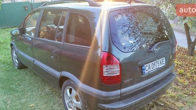 Зеленый Опель Зафира, объемом двигателя 1.6 л и пробегом 193 тыс. км за 5200 $, фото 4 на Automoto.ua