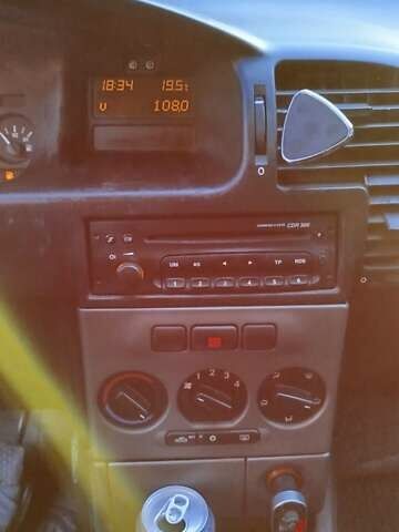 Зеленый Опель Зафира, объемом двигателя 1.6 л и пробегом 193 тыс. км за 5200 $, фото 19 на Automoto.ua