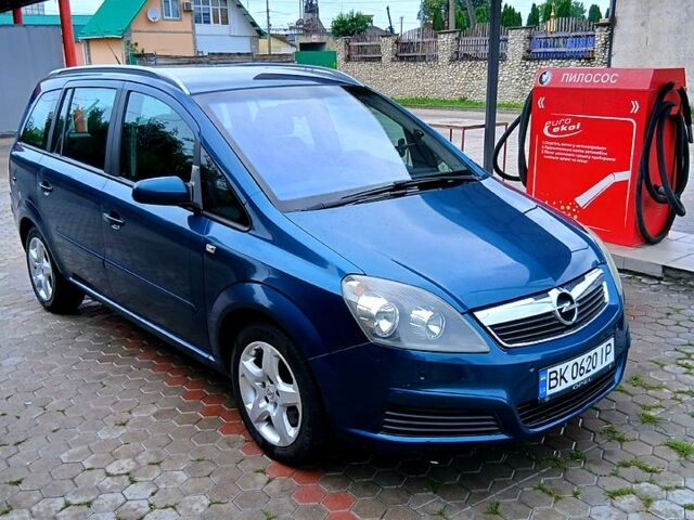 Зеленый Опель Зафира, объемом двигателя 2.2 л и пробегом 303 тыс. км за 4500 $, фото 3 на Automoto.ua