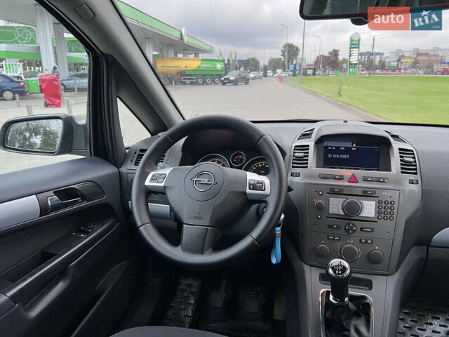 Зеленый Опель Зафира, объемом двигателя 1.6 л и пробегом 323 тыс. км за 5350 $, фото 33 на Automoto.ua