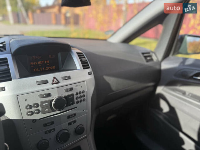 Зеленый Опель Зафира, объемом двигателя 1.6 л и пробегом 222 тыс. км за 7000 $, фото 29 на Automoto.ua