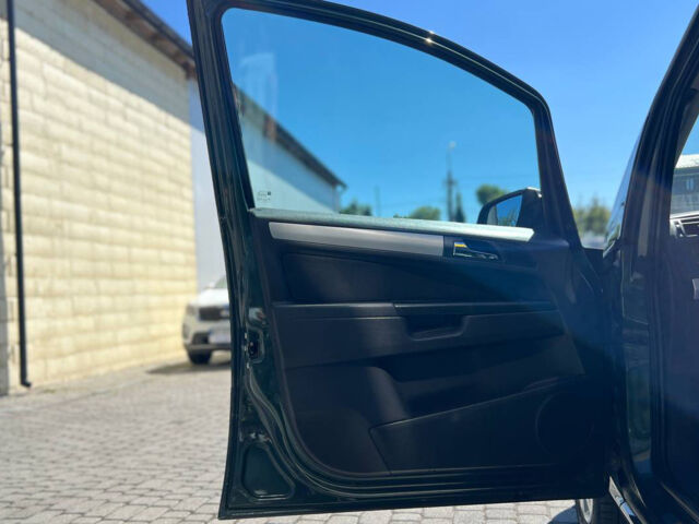 Зеленый Опель Зафира, объемом двигателя 1.7 л и пробегом 202 тыс. км за 6200 $, фото 6 на Automoto.ua