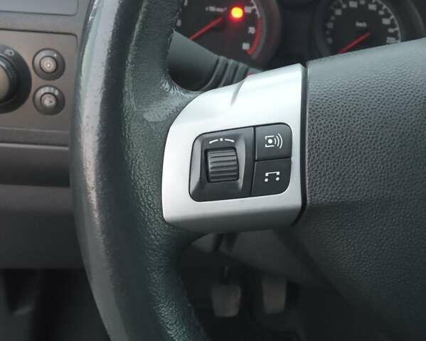 Зеленый Опель Зафира, объемом двигателя 1.8 л и пробегом 203 тыс. км за 6999 $, фото 20 на Automoto.ua