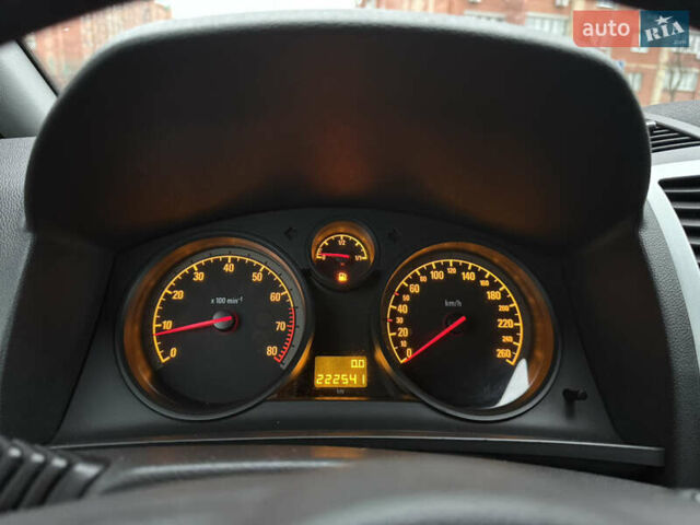 Зеленый Опель Зафира, объемом двигателя 1.6 л и пробегом 222 тыс. км за 6500 $, фото 17 на Automoto.ua