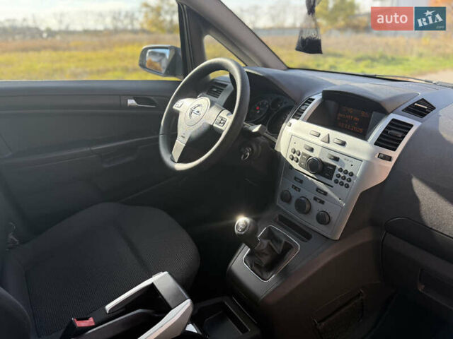 Зеленый Опель Зафира, объемом двигателя 1.6 л и пробегом 222 тыс. км за 7000 $, фото 38 на Automoto.ua