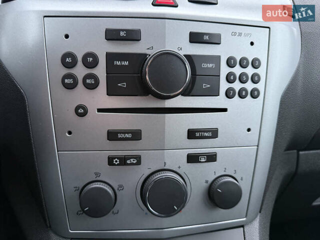 Зеленый Опель Зафира, объемом двигателя 1.6 л и пробегом 222 тыс. км за 6500 $, фото 22 на Automoto.ua