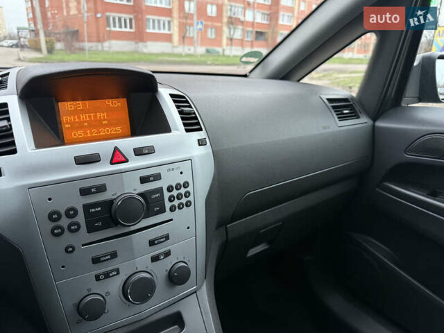 Зеленый Опель Зафира, объемом двигателя 1.6 л и пробегом 222 тыс. км за 6500 $, фото 18 на Automoto.ua