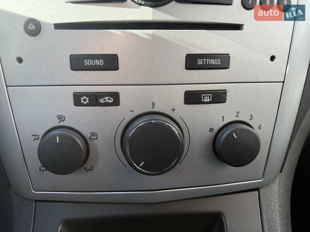 Зеленый Опель Зафира, объемом двигателя 1.6 л и пробегом 222 тыс. км за 7000 $, фото 35 на Automoto.ua