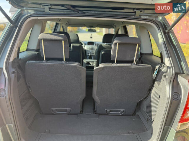 Зеленый Опель Зафира, объемом двигателя 1.6 л и пробегом 222 тыс. км за 7000 $, фото 55 на Automoto.ua