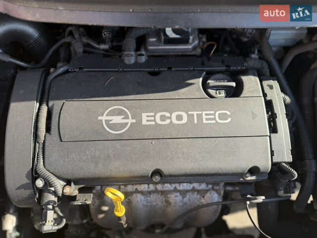 Зеленый Опель Зафира, объемом двигателя 1.6 л и пробегом 222 тыс. км за 7000 $, фото 61 на Automoto.ua