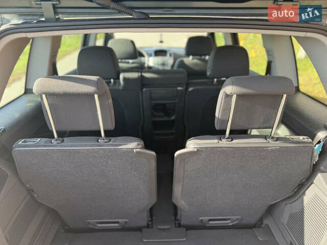 Зеленый Опель Зафира, объемом двигателя 1.6 л и пробегом 222 тыс. км за 7000 $, фото 52 на Automoto.ua