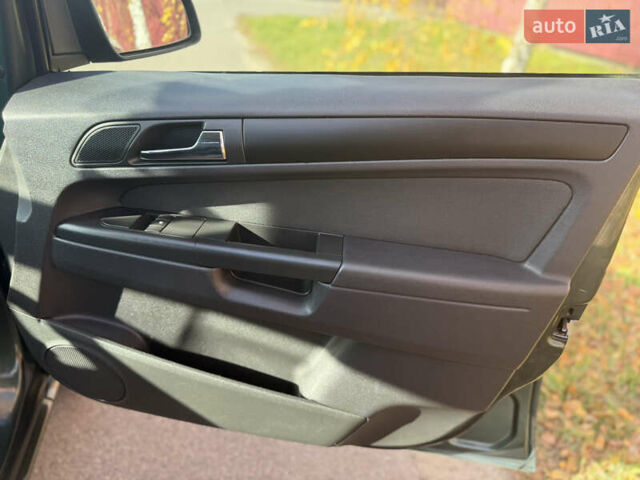 Зеленый Опель Зафира, объемом двигателя 1.6 л и пробегом 222 тыс. км за 7000 $, фото 41 на Automoto.ua