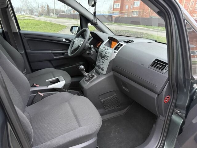 Зеленый Опель Зафира, объемом двигателя 1.6 л и пробегом 222 тыс. км за 6500 $, фото 12 на Automoto.ua