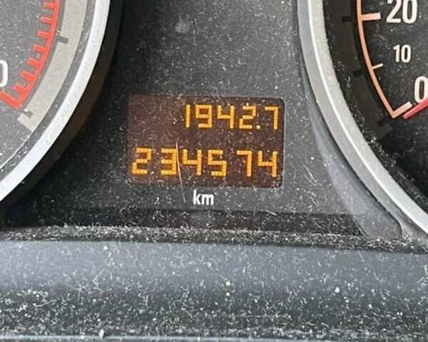Зеленый Опель Зафира, объемом двигателя 1.9 л и пробегом 234 тыс. км за 1800 $, фото 4 на Automoto.ua