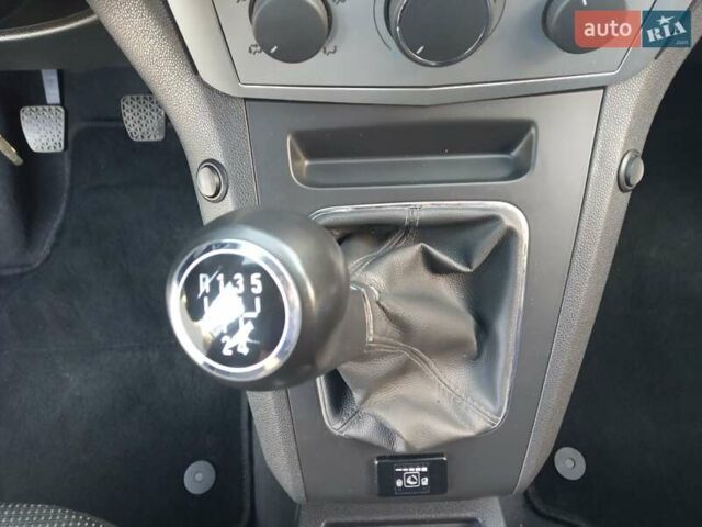 Зеленый Опель Зафира, объемом двигателя 1.8 л и пробегом 203 тыс. км за 6999 $, фото 23 на Automoto.ua