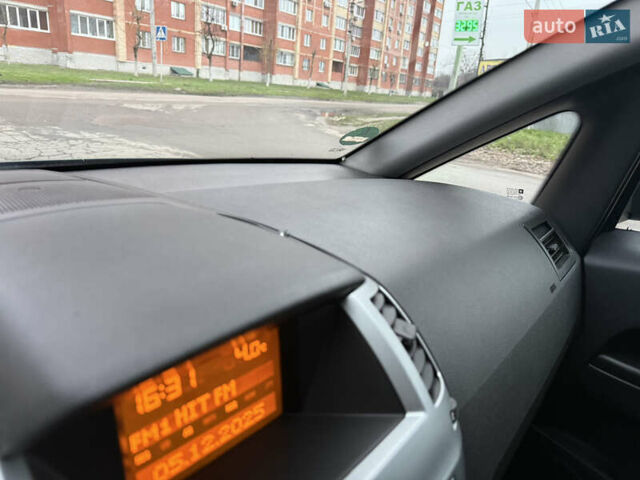 Зеленый Опель Зафира, объемом двигателя 1.6 л и пробегом 222 тыс. км за 6500 $, фото 20 на Automoto.ua