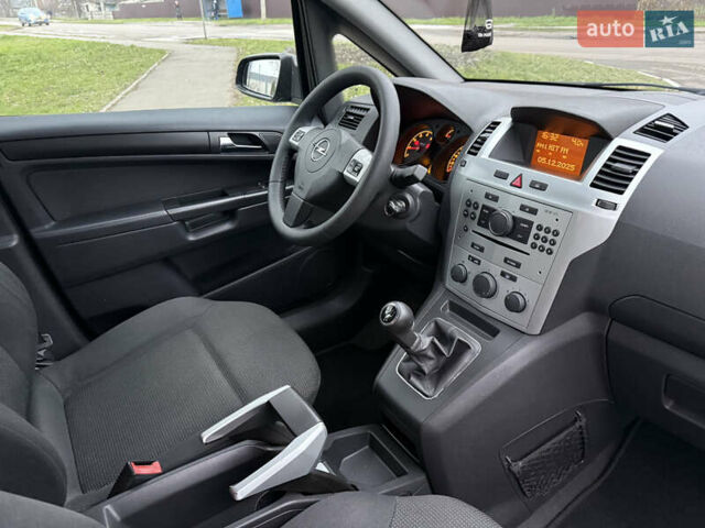 Зеленый Опель Зафира, объемом двигателя 1.6 л и пробегом 222 тыс. км за 6500 $, фото 25 на Automoto.ua