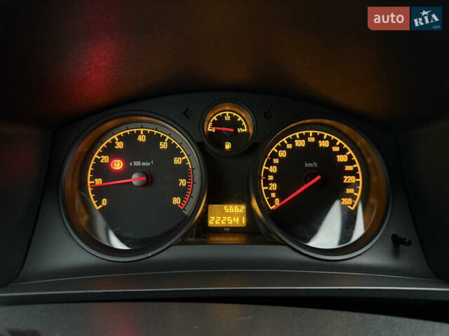 Зеленый Опель Зафира, объемом двигателя 1.6 л и пробегом 222 тыс. км за 6500 $, фото 16 на Automoto.ua