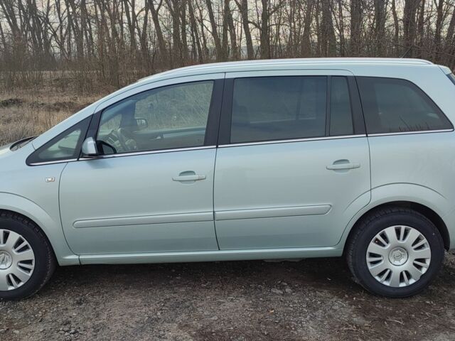 Зеленый Опель Зафира, объемом двигателя 1.6 л и пробегом 260 тыс. км за 6100 $, фото 3 на Automoto.ua