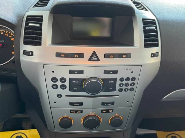 Зелений Опель Зафіра, об'ємом двигуна 1.6 л та пробігом 260 тис. км за 7000 $, фото 16 на Automoto.ua