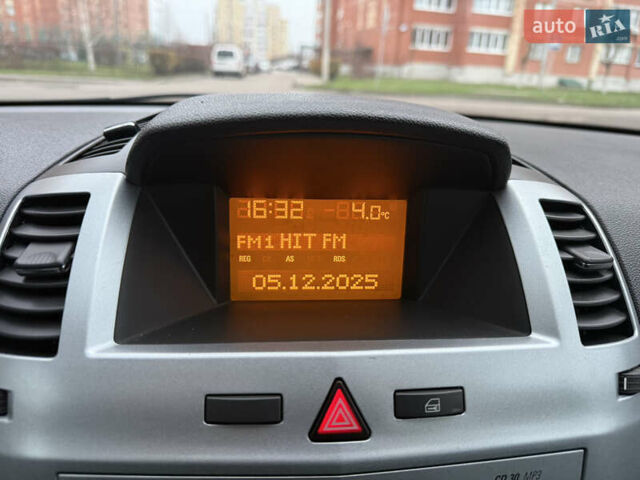 Зеленый Опель Зафира, объемом двигателя 1.6 л и пробегом 222 тыс. км за 6500 $, фото 21 на Automoto.ua