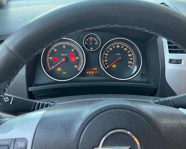 Зелений Опель Зафіра, об'ємом двигуна 1.9 л та пробігом 432 тис. км за 6200 $, фото 11 на Automoto.ua