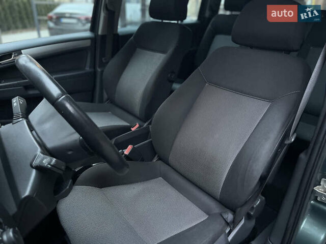 Зеленый Опель Зафира, объемом двигателя 1.7 л и пробегом 200 тыс. км за 5700 $, фото 43 на Automoto.ua