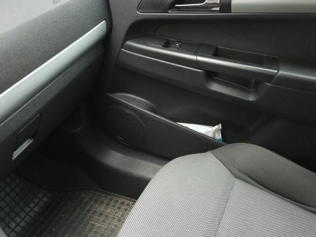 Зеленый Опель Зафира, объемом двигателя 1.7 л и пробегом 200 тыс. км за 5500 $, фото 10 на Automoto.ua