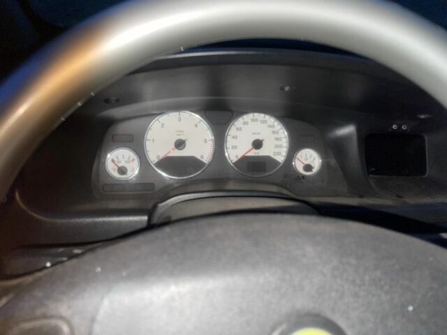 Зеленый Опель Зафира, объемом двигателя 2 л и пробегом 250 тыс. км за 1150 $, фото 6 на Automoto.ua