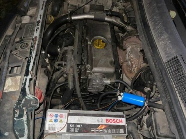 Зеленый Опель Зафира, объемом двигателя 2 л и пробегом 250 тыс. км за 1150 $, фото 4 на Automoto.ua