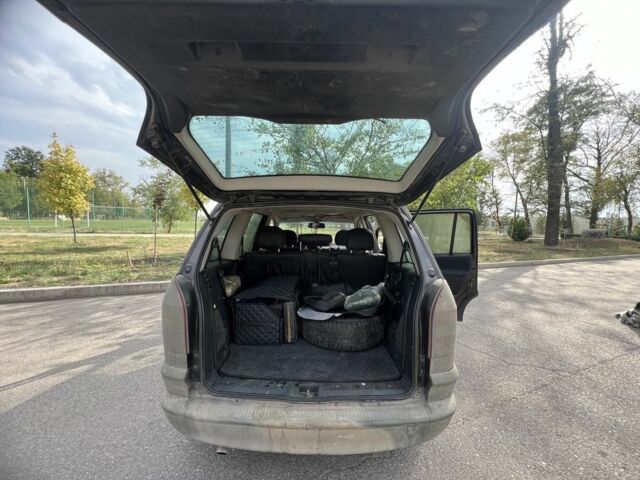 Зеленый Опель Зафира, объемом двигателя 2.2 л и пробегом 320 тыс. км за 115000 $, фото 5 на Automoto.ua