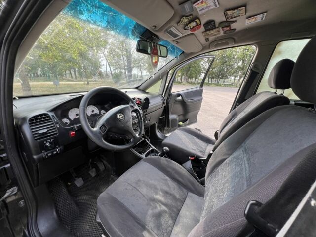 Зеленый Опель Зафира, объемом двигателя 2.2 л и пробегом 320 тыс. км за 115000 $, фото 3 на Automoto.ua