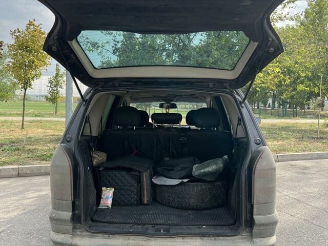 Зеленый Опель Зафира, объемом двигателя 2.2 л и пробегом 320 тыс. км за 115000 $, фото 2 на Automoto.ua