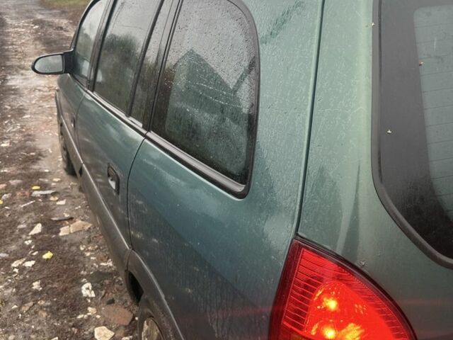 Зеленый Опель Зафира, объемом двигателя 2 л и пробегом 235 тыс. км за 2000 $, фото 1 на Automoto.ua