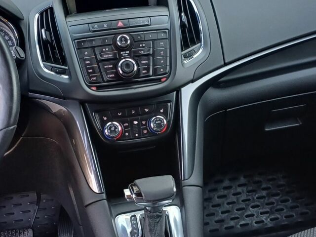 Опель Зафира 2014 в Калуше на Automoto.ua Зеленый Опель Зафира, объемом двигателя 2 л и пробегом 244 тыс. км за 10000 $, фото 6 на Automoto.ua