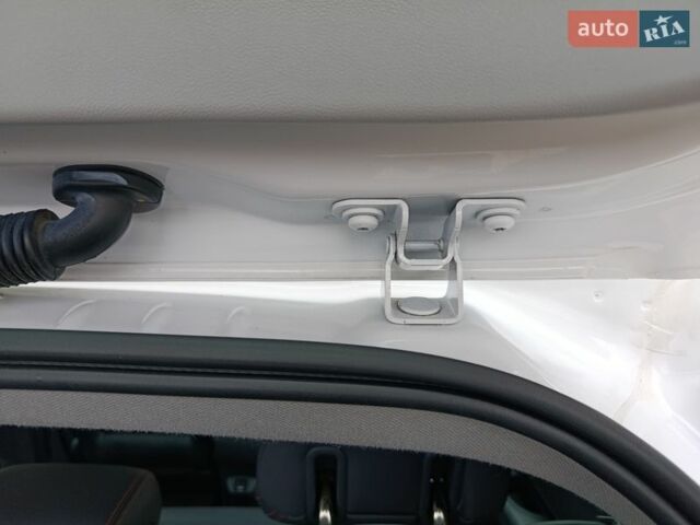 Білий Опель Ampera-e, об'ємом двигуна 0 л та пробігом 160 тис. км за 13700 $, фото 70 на Automoto.ua